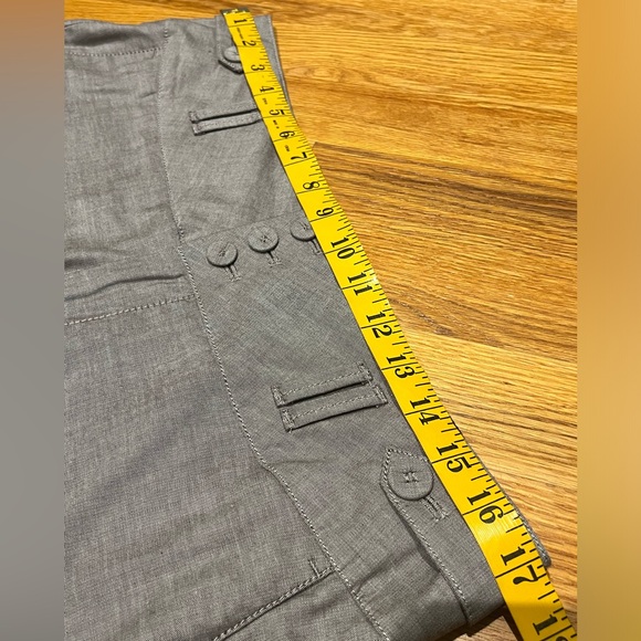 Light Gray Banana Republic Trousers, Size 10 - Picture 3 of 10